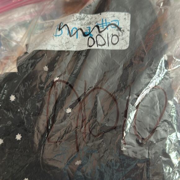 Old Navy Women’s Button Down Shirt Black W/ Seven Point Star Size Large L Top - Picture 12 of 12